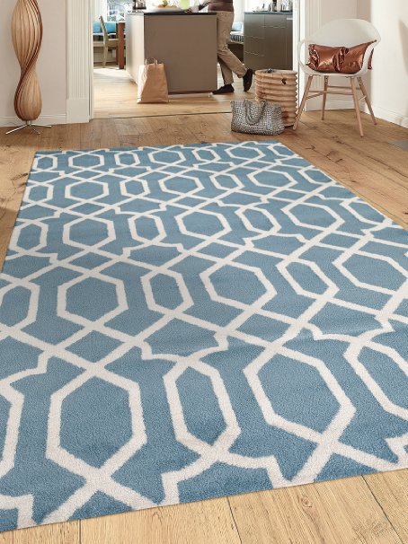 Contemporary Trellis Design Blue Soft 5'3" x 7'3" Indoor Area Rug