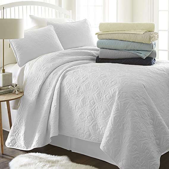 Linen Market Patterned Quilted Coverlet Set, King/California King, White