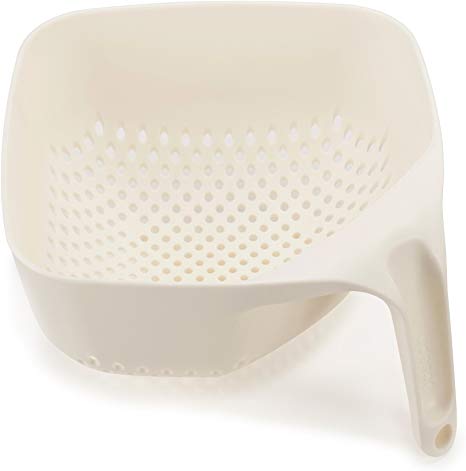 Joseph Joseph 40092 Square Colander Stackable with Easy-Pour Corners and Vertical Handle, Medium, White