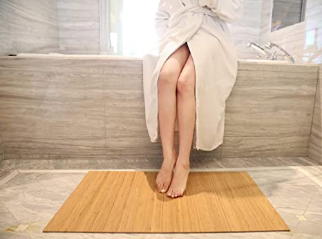 Bamboo Bath Mat Non-Skid, Water-Repellent Runner Rug for Bathroom, Natural Wood Bathroom Shower Foot Carpet with Multi-Panel Strip Foldable Roll Up Non Slip Fabric for Indoor or Outdoor Use