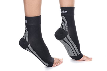 Footminders® Plantar Fasciitis Compression Socks/Sleeves (Pair) - Relieve foot and heel pain due to flat feet or heel Spurs - Improve blood circulation and recovery (LARGE(M:10-13/W:11-13.5), Black)