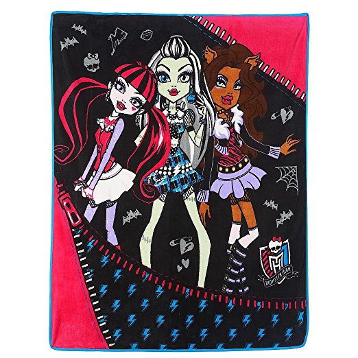 Monster High Throw Blanket - Monsters in Charge