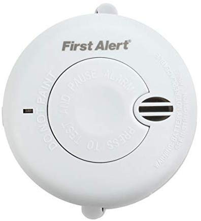 First Alert SA700 Compact Optical Smoke Alarm, Battery Powered with Test/Hush Button
