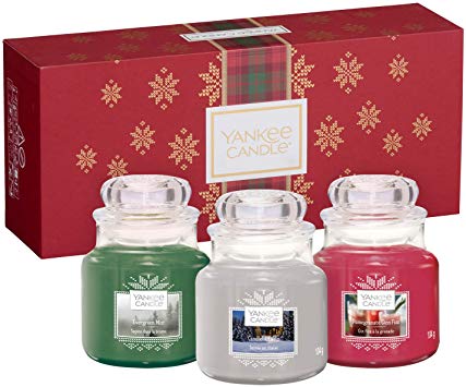 Yankee Candle Gift Set with 3 Small Jar Scented Candles, Alpine Christmas Collection, Festive Gift Box
