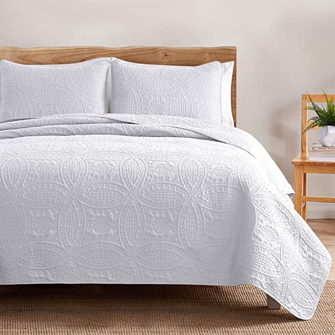 VEEYOO Bedspread Quilt Set Twin Size - Soft Microfiber Lightweight Coverlet Quilt Set for All Season, Quilt Set 2 Piece (1 Quilt, 1 Pillow Sham), White