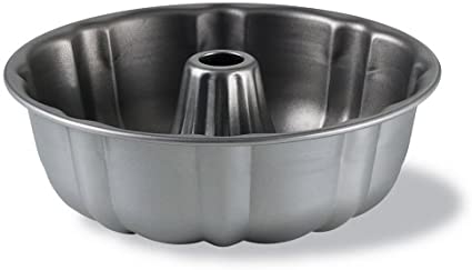 Calphalon Classic Bakeware 10-Inch Nonstick Bundt Cake Pan