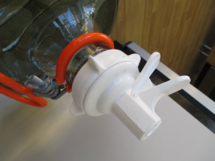 White Water Dispenser Valve for 55mm Crown Top Bottle