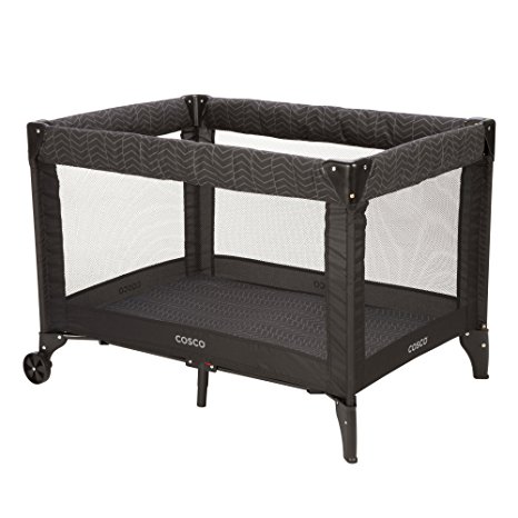 Cosco Deluxe Funsport Play Yard, Black Arrows