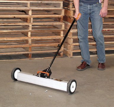 Magnetic Sweeper with Wheels 30"