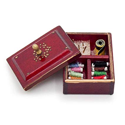 Odoria 1:12 Miniature Vintage Sewing Box with Lid WineRed Dollhouse Decoration Accessories
