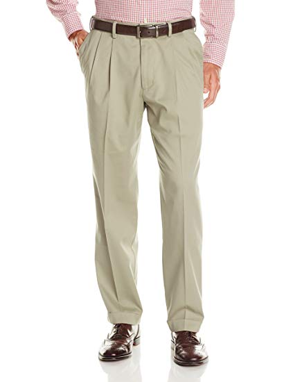 Dockers Men's Relaxed Fit Comfort Khaki Pleated Pants D4