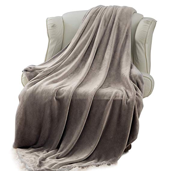 Moonen Flannel Throw Blanket Luxurious Throw Size Lightweight Plush Microfiber Fleece Comfy All Season Super Soft Cozy Blanket for Bed Couch and Gift Blankets (Grey, 50x60 Inches)