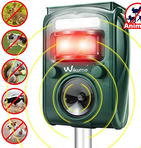 Wikomo Ultrasonic Pest Repeller, Solar Powered Waterproof Outdoor Animal Repeller with Ultrasonic Sound,Motion Sensor and Flashing Light for Cats, Dogs, Squirrels, Moles, Rats New 2019