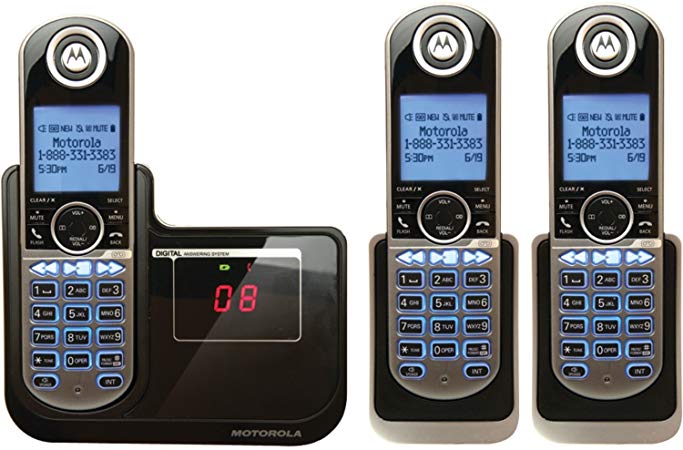 Motorola DECT 6.0 Cordless Phone with 3 Handsets, Digital Answering System and Customizable Color Back Plates P1003