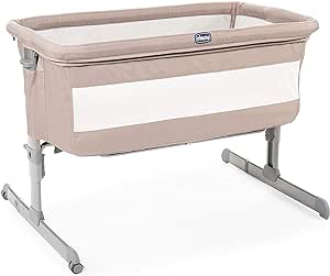 Chicco Next2Me Lit Bébé Cododo Sand - Berceau Cododo Bébé avec Matelas, Côté Repliable, Hauteur Réglable, Fenêtre en Filet, Roues et Sac de Voyage - 0-6 Mois, 9 kg