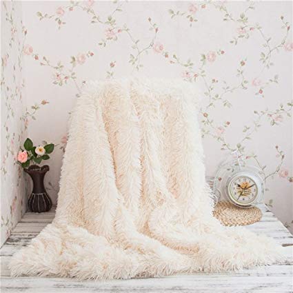 Super Soft Long Shaggy Throw Blanket Faux Fur Warm Elegant Cozy With Fluffy Blanket Bedspread Suitable for Bed Chair or Sofa (130 x 160 cm, white)