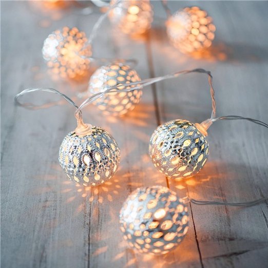Goodia Battery Operated 10.49Ft 30er Silver Moroccan Orb LED Globe String Lights Curtain Light for Indoor, Bedroom, Patio, Lawn, Landscape, Fairy Garden, Home, Wedding, Holiday, Christmas Tree, Halloween, Party (Warm White)