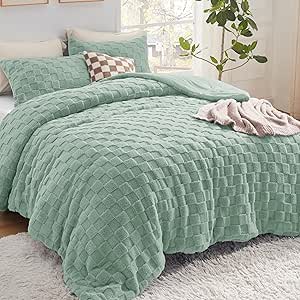 Bedsure Fluffy Queen Comforter Set, Sage Green Sherpa Fleece Bedding Comforter Set, Checkered Farmhouse Boho Soft Warm Bed Set for Winter, 3 Pieces, 1 Comforter (90"x90") and 2 Pillowcases (20"x26")