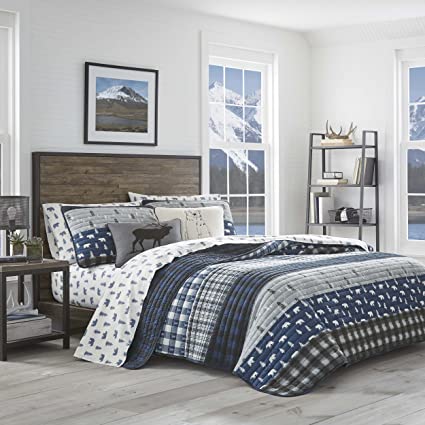 Eddie Bauer - Queen Quilt Set, Reversible Cotton Bedding with Matching Shams, Lightweight Home Decor for All Seasons (Blue Creek Navy, Queen)