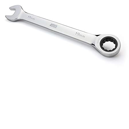 19 mm TIGHTSPOT Ratchet Wrench with 5° Movement and Hardened, Polished Steel for Projects with Metric Tight Spaces