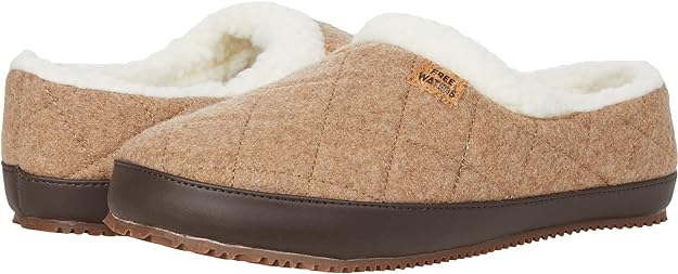 Freewaters Women's Chloe Quilted Slipper