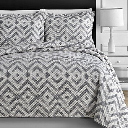 King & Queen Home Collection Modern 3 Piece V-Shape Striped Coverlet Set (Full/Queen)