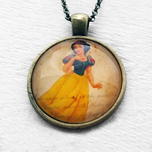 Snow White Pendant & Necklace