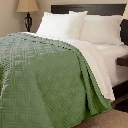 Lavish Home Solid Color Bed Quilt, Full/Queen, Green