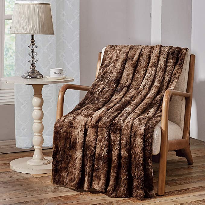 Viviland Faux Fur Throw Blanket, Luxury Soft Plush Shaggy Fleece Blanket, Machine Washable, Brown, 230cm×230cm