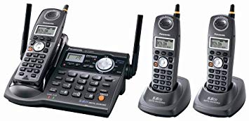 Panasonic KX-TG5673B 5.8 GHz FHSS GigaRange  Digital Cordless Telephone with Three Handsets