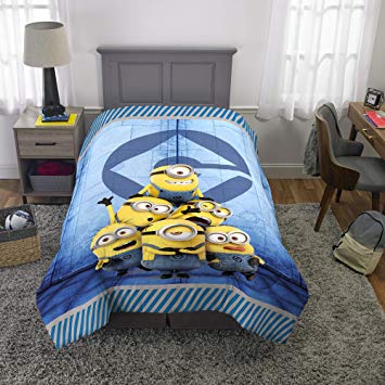 Franco Kids Bedding Super Soft Reversible Comforter, Twin/Full Size 72” x 86”, Minions