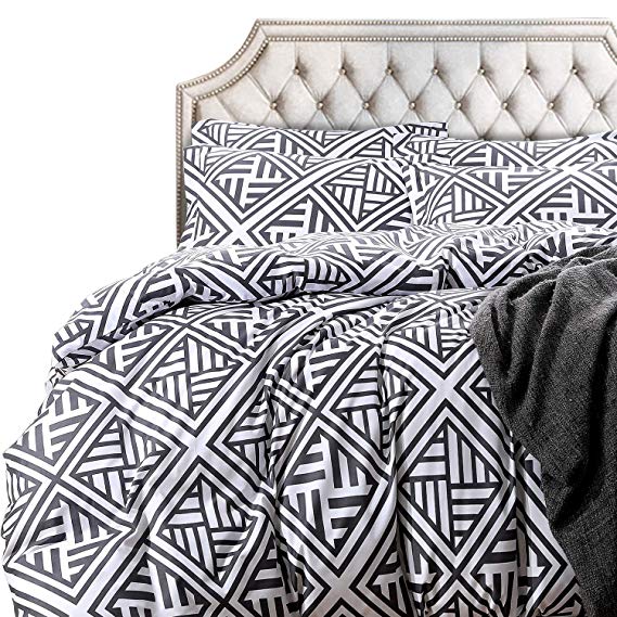 NTBAY 3 Pieces Duvet Cover Set, Brushed Microfiber, Geometric Patterns Printed, Bedding, Black and White, King