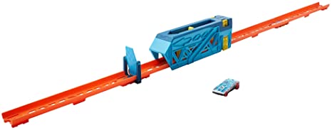 Hot Wheels Track Builder Unlimited Slide & Launch Pack for Kids 6 Years & Older with A 1:64 Scale Vehicle, Moveable Kicker Booster & 3 Track Pieces That Connect to Other Sets