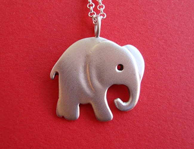 Elephant necklace in sterling silver