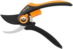 Fiskars SmartFit Gartenschere Bypass P68, Schnittdurchmesser verstellbar bis 1.6 cm Schnitt, Stahlklingen mit Antihaftbeschichtung/glasverstärkte Kunststoffgriffe, schwarz/orange, 391171-4001