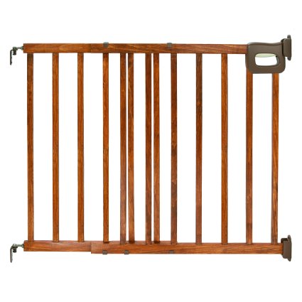 Summer Infant Deluxe Stairway Simple to Secure Wood Gate