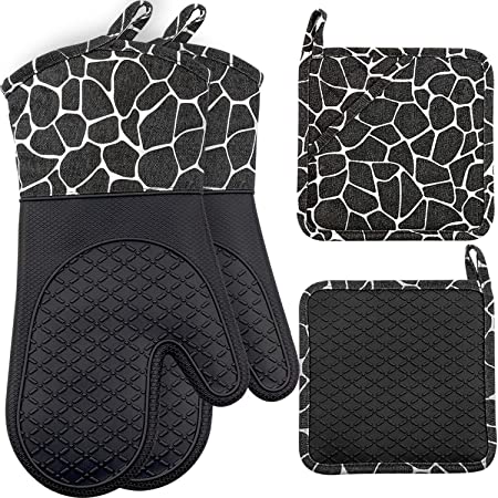 Silicone Oven Mitts and Pot Holders Set 500 F Heat Resistant Oven Gloves Flexible for Kitchen Cooking Baking Grilling Microwave with Quilted Liner BPA Free Non-Slip (Black)